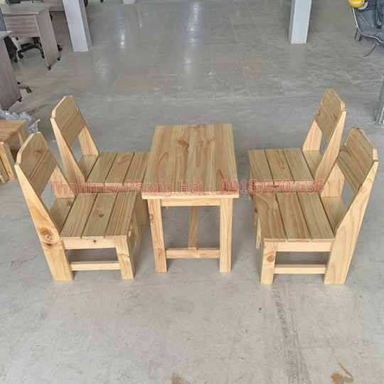 Bàn Ghế Cafe Gỗ 05